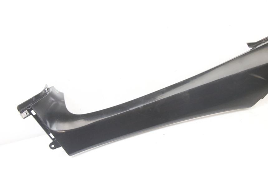 photo de TAPA REPOSAPIES CONEXION IZQUIERDA PIAGGIO MP3 500 (2014 - 2017) - Detalle de la pieza