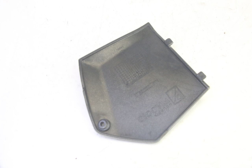 photo de TAPA REPOSAPIES CONEXION IZQUIERDA PIAGGIO MP3 RL 250 (2006 - 2010) - Otra perspectiva