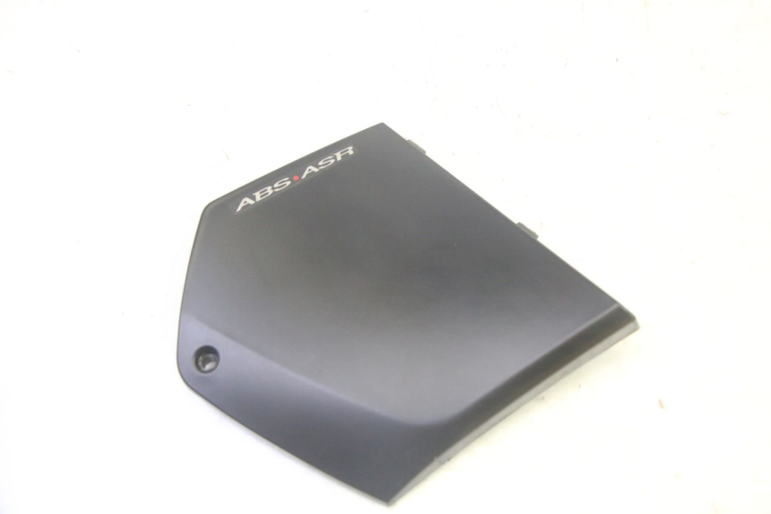 photo de TAPA REPOSAPIES CONEXION IZQUIERDA PIAGGIO MP3 500 (2016 - 2018) - Vista principal