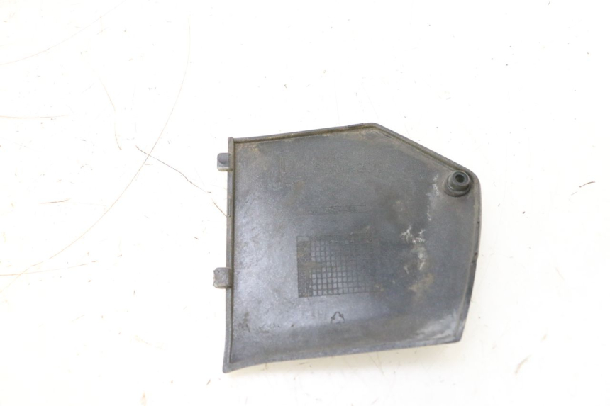 photo de TAPA REPOSAPIES CONEXION IZQUIERDA PIAGGIO MP3 125 (2006 - 2014) - Zoom estado de uso