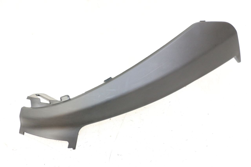 photo de TAPA REPOSAPIES CONEXION IZQUIERDA PIAGGIO NRG POWER PUREJET 50 (2018 - 2021) - Vista principal