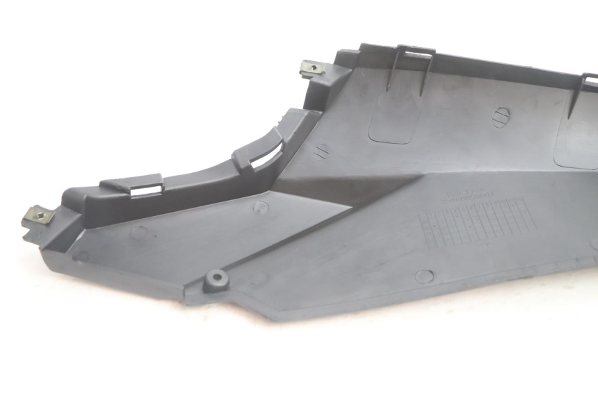 photo de TAPA REPOSAPIES CONEXION IZQUIERDA RAZZO QTR 50 (2011 - 2018) - Vista general del producto