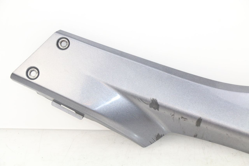 photo de TAPA REPOSAPIES CONEXION IZQUIERDA APRILIA SRV 850 (2012 - 2017) - Recambio usado revisado