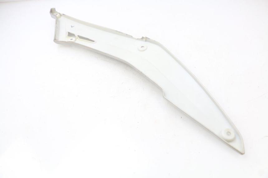 photo de TAPA REPOSAPIES CONEXION IZQUIERDA RAZZO STEED 125 (2012 - 2018) - Zoom estado de uso