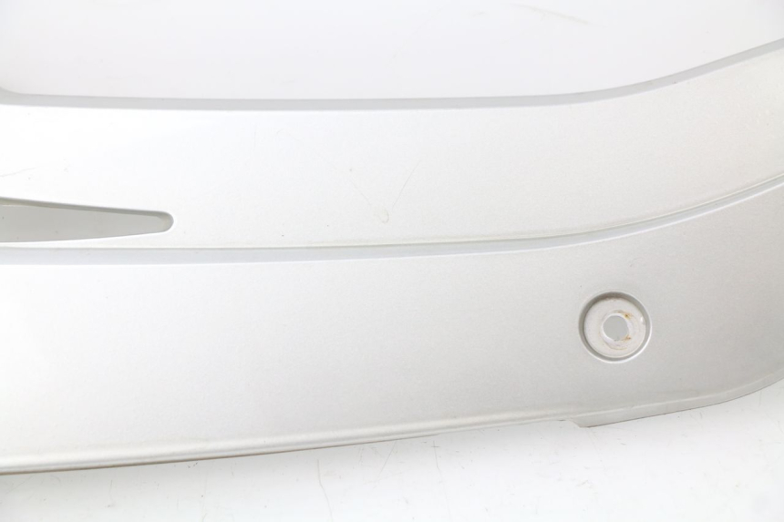 photo de TAPA REPOSAPIES CONEXION IZQUIERDA RAZZO STEED 125 (2012 - 2018) - Estado de la superficie y material