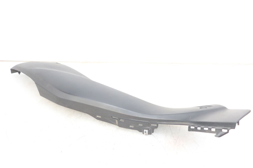 photo de JUNTA PIE DE APOYO IZQUIERDO YAMAHA XMAX X-MAX ABS 125 (2017 - 2020) - Primer plano técnico