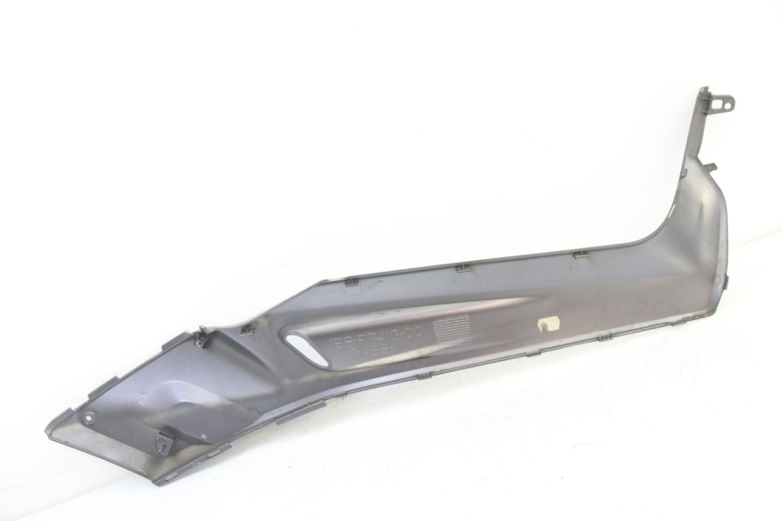 photo de JUNTA PIE DE APOYO IZQUIERDO YAMAHA XMAX X-MAX 125 (2006 - 2009) - Primer plano técnico