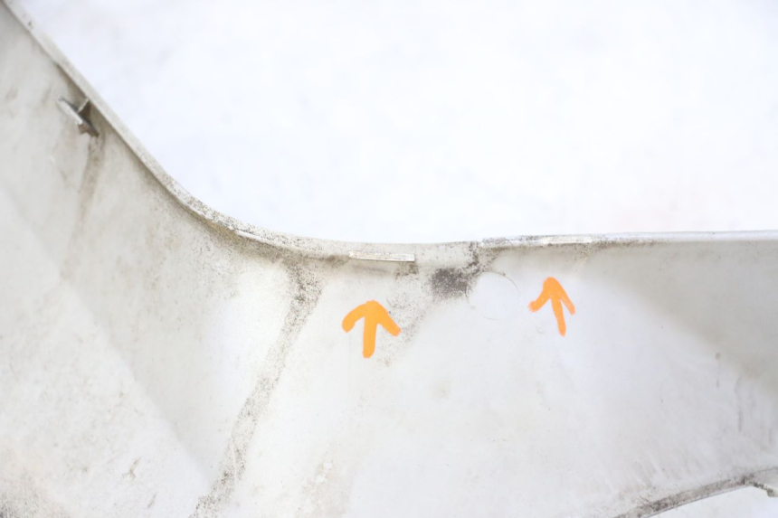 photo de TAPA REPOSAPIES CONEXION IZQUIERDA YAMAHA X-MAX XMAX 250 (2006 - 2009) - Detalle de la pieza