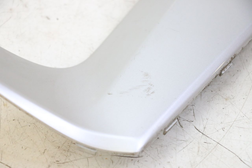 photo de TAPA REPOSAPIES CONEXION IZQUIERDA YAMAHA X-MAX XMAX 250 (2006 - 2009) - Foto de producto adicional