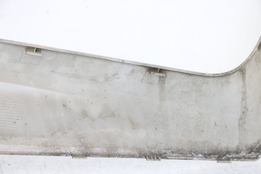 photo de TAPA REPOSAPIES CONEXION IZQUIERDA YAMAHA X-MAX XMAX 250 (2006 - 2009) - Vista general del producto