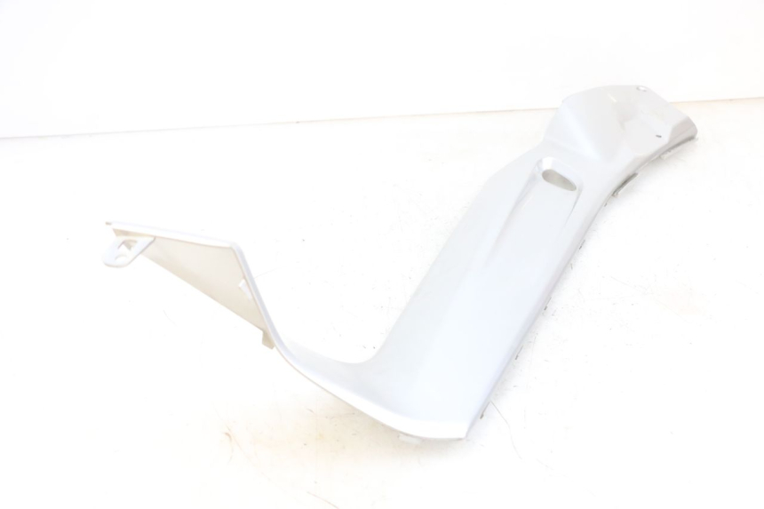 photo de JUNTA PIE DE APOYO IZQUIERDO YAMAHA XMAX X-MAX 125 (2006 - 2009) - Enfoque en la estructura