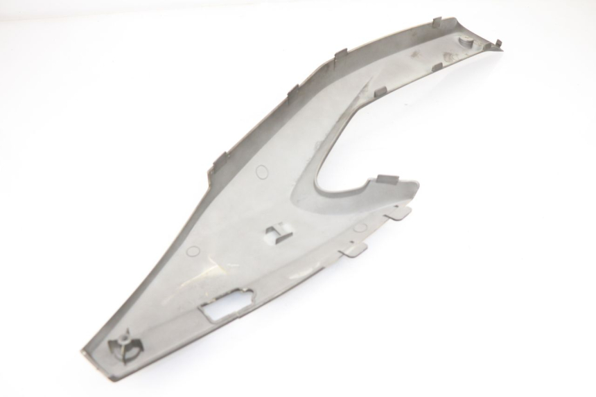 photo de TAPA REPOSAPIES CONEXION IZQUIERDA KYMCO XCITING 500 (2007 - 2010) - Vista general del producto