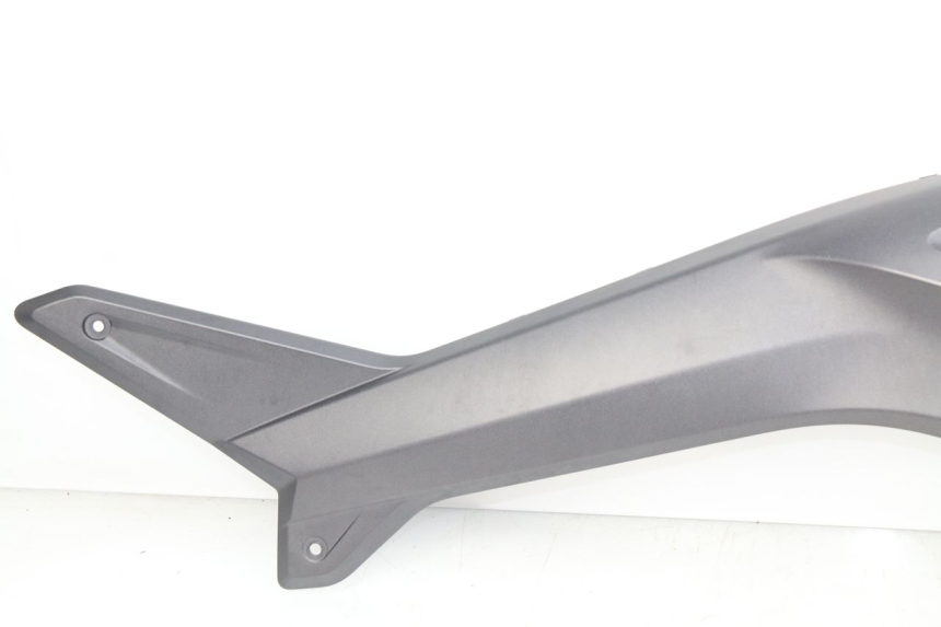 photo de TAPA REPOSAPIES CONEXION IZQUIERDA YAMAHA XP T-MAX TMAX ABS 530 (2012 - 2015) - Marcados y referencias originales