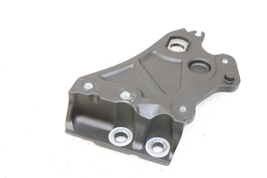 photo de TAPA REPOSAPIES CONEXION IZQUIERDA YAMAHA TRACER 7 700 (2020 - 2024) - Otra perspectiva