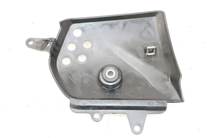 photo de TAPA REPOSAPIES CONEXION IZQUIERDA YAMAHA XJ6 ABS 600 (2008 - 2016) - Detalle de la pieza