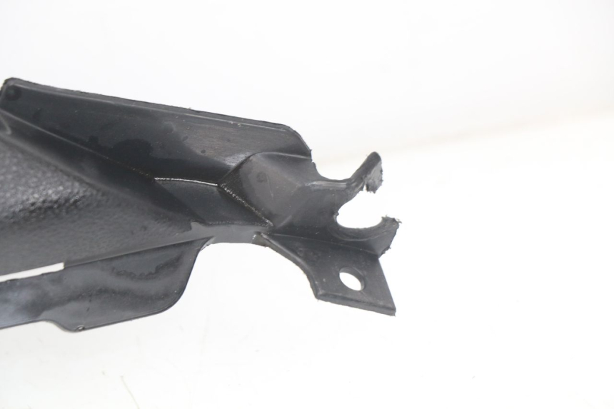 photo de TAPA REPOSAPIES CONEXION IZQUIERDA YAMAHA YP T-MAX TMAX 530 (2017 - 2020) - Recambio usado revisado