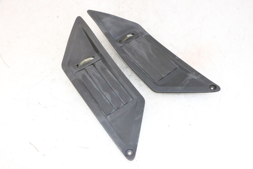 photo de TAPA REPOSAPIES CONEXION GILERA NEXUS 300 (2008 - 2013) - Vista principal