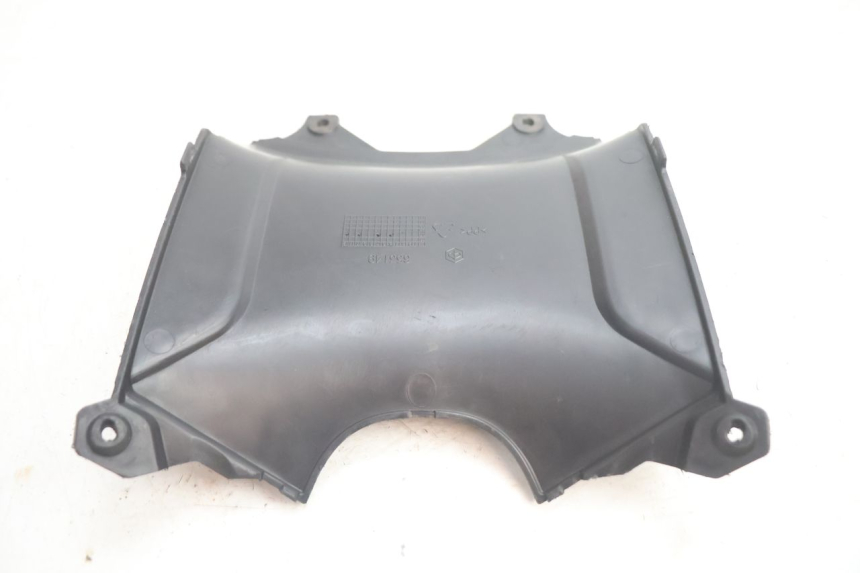 photo de CONEXIÓN DEL ESCALÓN GILERA GP 800 (2007 - 2013) - Otra perspectiva