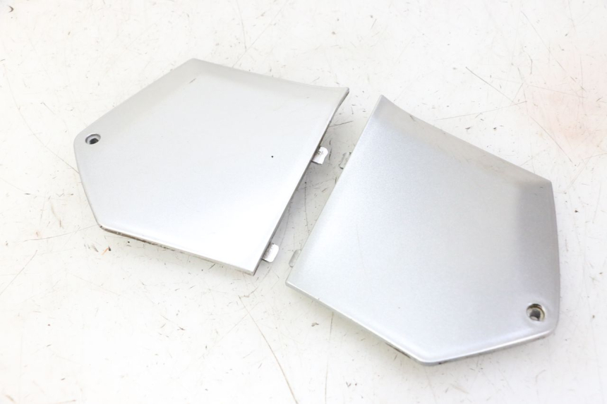 photo de TAPA REPOSAPIES CONEXION PIAGGIO MP3 LT 300 (2010 - 2016) - Vista principal