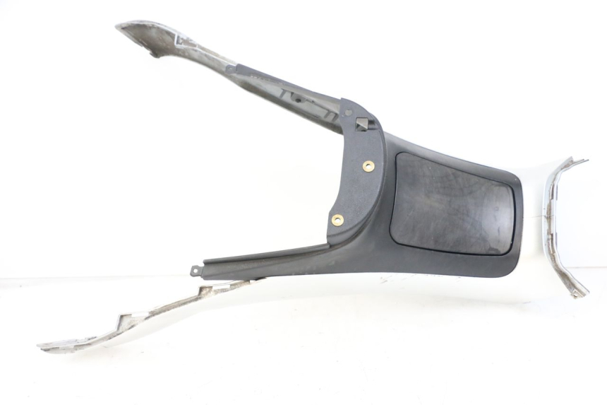 photo de TAPA REPOSAPIES CONEXION PIAGGIO MP3 125 (2006 - 2014) - Detalle de la pieza