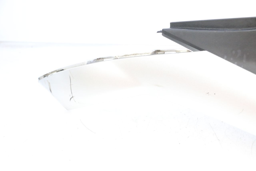 photo de TAPA REPOSAPIES CONEXION PIAGGIO MP3 125 (2006 - 2014) - Vista general del producto