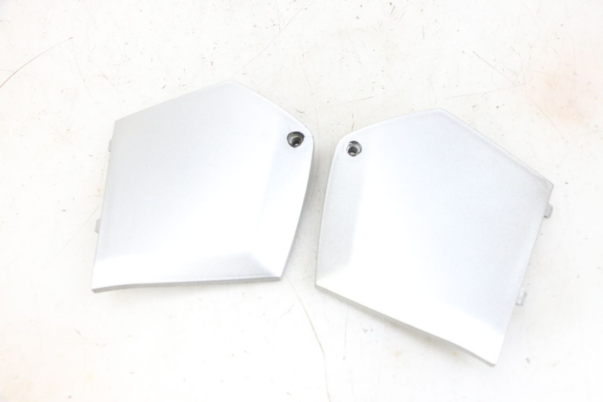 photo de CONEXIÓN DEL ESCALÓN PIAGGIO MP3 RL 250 (2006 - 2010) - Detalles de los puntos de fijación