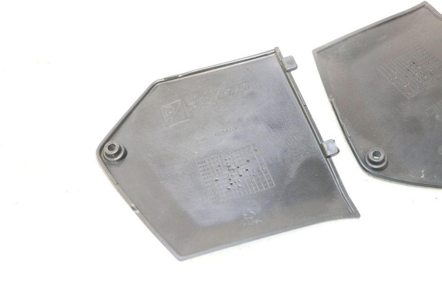 photo de CONEXIÓN DEL ESTRIBO PIAGGIO MP3 500 (2011 - 2015) - Detalles de los puntos de fijación