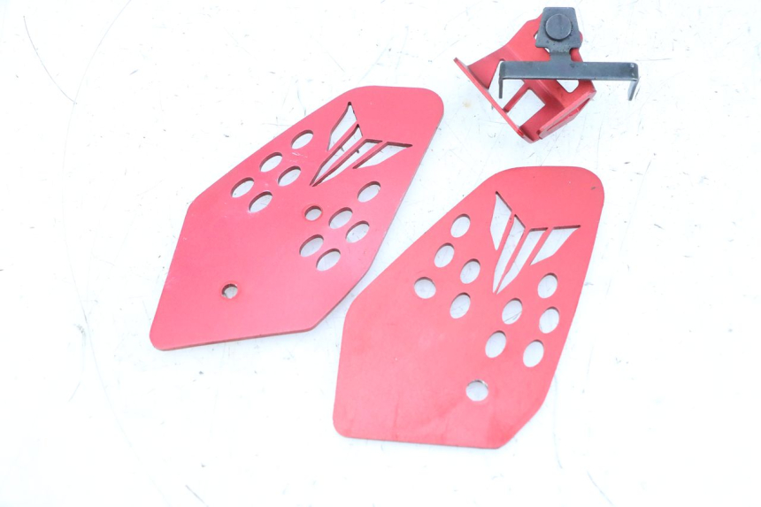 photo de TAPA REPOSAPIES CONEXION YAMAHA MT-07 MT07 ABS 700 (2018 - 2020) - Detalle de la pieza