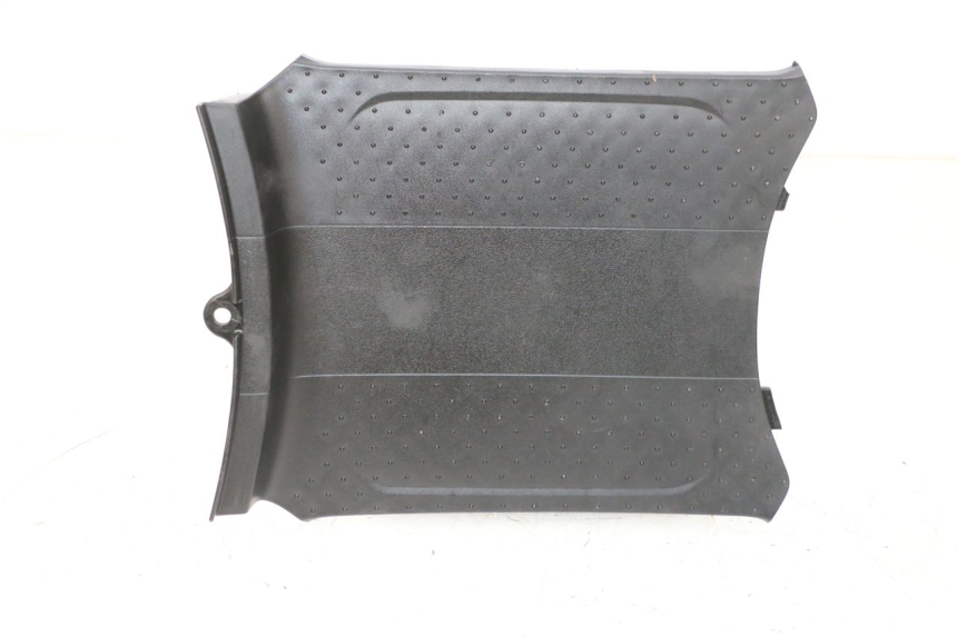 photo de TAPA REPOSAPIES CONEXION YAMAHA NEO'S CORE 1 (2022 - 2026) - Vista principal