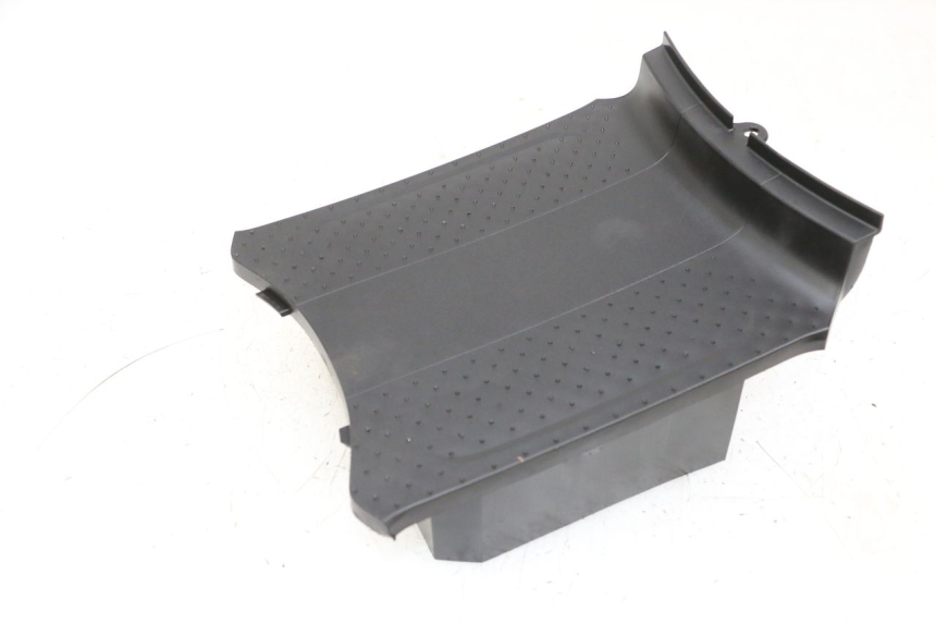 photo de TAPA REPOSAPIES CONEXION YAMAHA NEO'S CORE 1 (2022 - 2026) - Otra perspectiva