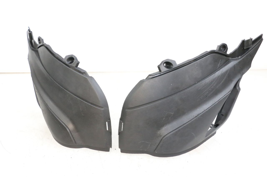 photo de TAPA REPOSAPIES CONEXION PIAGGIO NEW TYPHOON 50 (2018 - 2021) - Vista principal