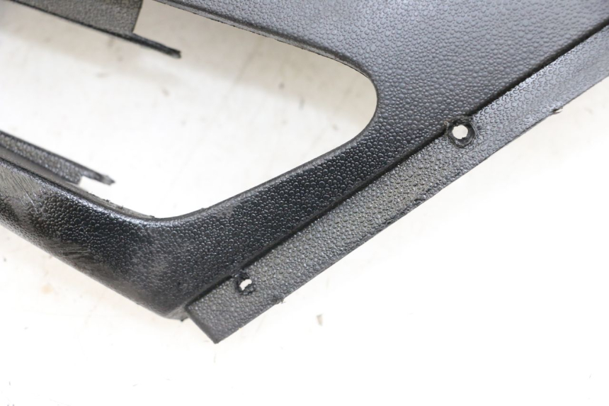 photo de TAPA REPOSAPIES CONEXION PIAGGIO NEW TYPHOON 50 (2018 - 2021) - Otra perspectiva