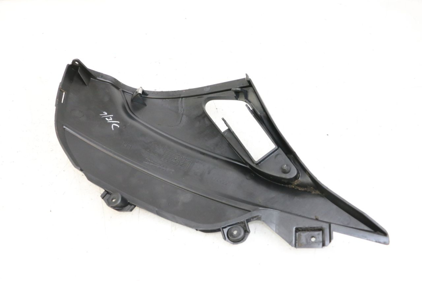 photo de TAPA REPOSAPIES CONEXION PIAGGIO NEW TYPHOON 50 (2018 - 2021) - Vista general del producto