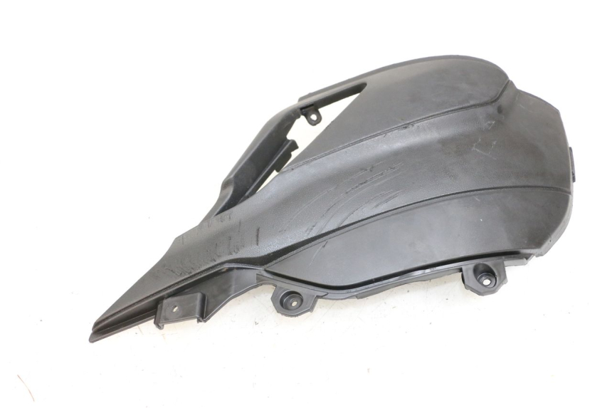 photo de TAPA REPOSAPIES CONEXION PIAGGIO NEW TYPHOON 50 (2018 - 2021) - Estado de la superficie y material