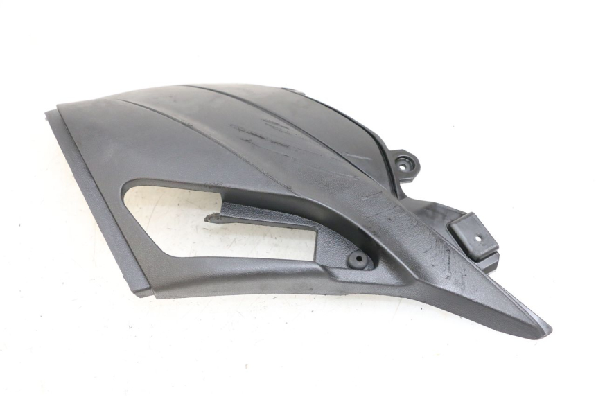 photo de TAPA REPOSAPIES CONEXION PIAGGIO NEW TYPHOON 50 (2018 - 2021) - Recambio usado revisado