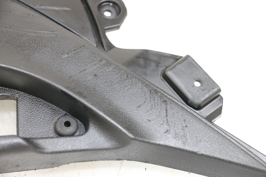 photo de TAPA REPOSAPIES CONEXION PIAGGIO NEW TYPHOON 50 (2018 - 2021) - Marcados y referencias originales