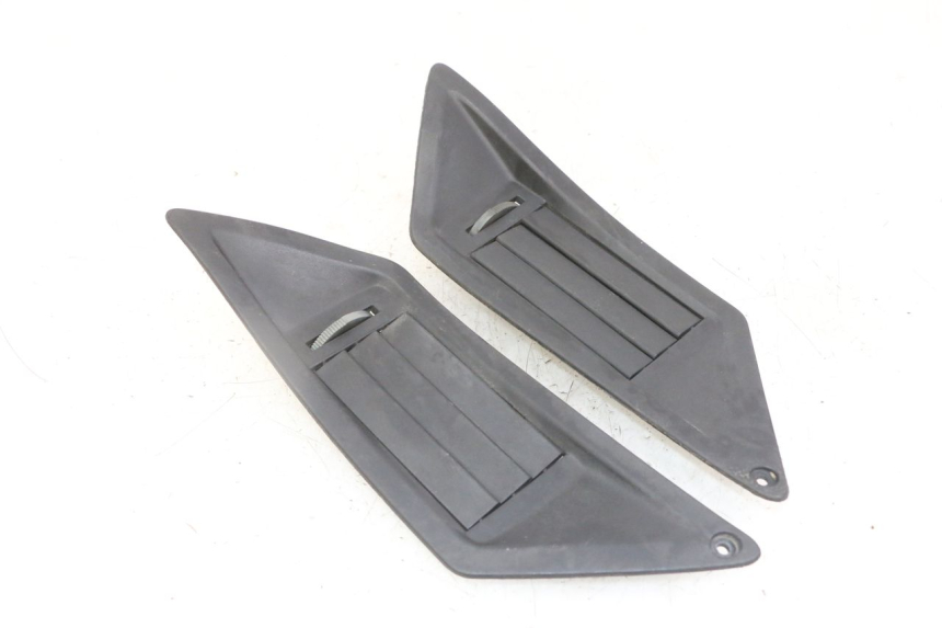 photo de TAPA REPOSAPIES CONEXION GILERA NEXUS 125 (2009 - 2013) - Zoom estado de uso