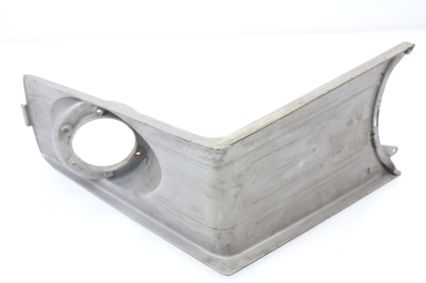 photo de TAPA REPOSAPIES CONEXION PIAGGIO NRG 50 (2004 - 2017) - Zoom estado de uso