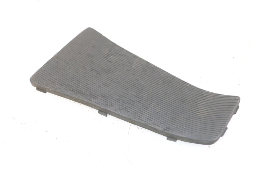 photo de TAPA REPOSAPIES CONEXION PIAGGIO VESPA LX 150 (2005 - 2013) - Vista principal