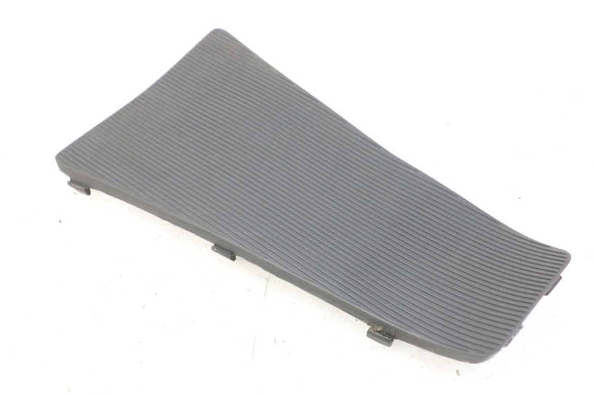 photo de TAPA REPOSAPIES CONEXION PIAGGIO VESPA LX IE 125 (2010 - 2012) - Vista principal