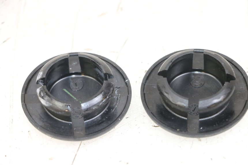 photo de TAPA REPOSAPIES CONEXION ROYAL ENFIELD SCRAM 411 (2022 - 2024) - Detalle de la pieza