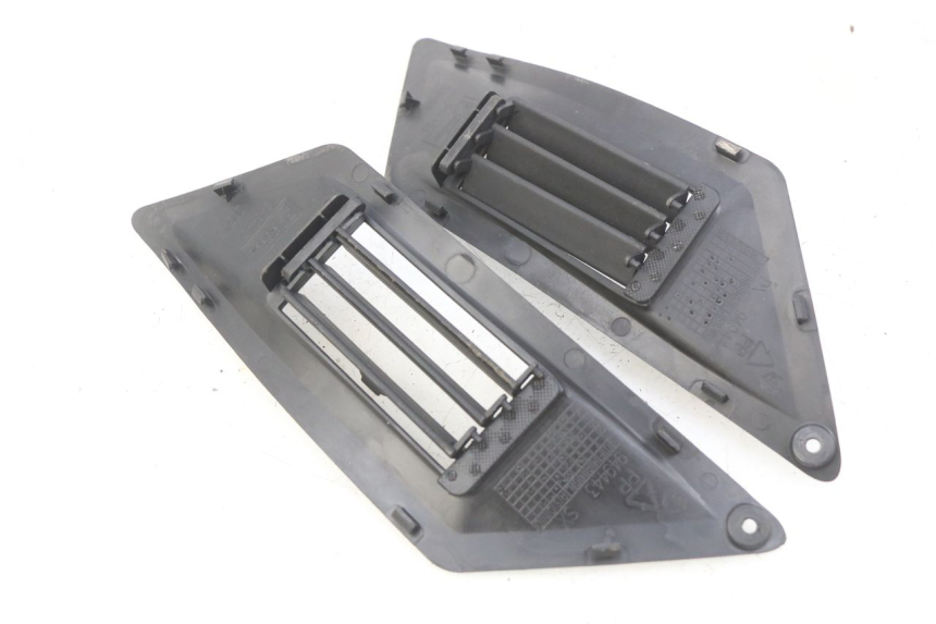 photo de TAPA REPOSAPIES CONEXION GILERA RUNNER SP 50 (2009 - 2017) - Detalle de la pieza