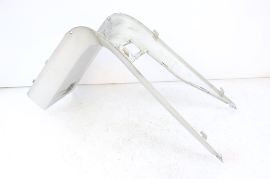 photo de TAPA REPOSAPIES CONEXION PEUGEOT SATELIS 250 (2006 - 2012) - Zoom estado de uso