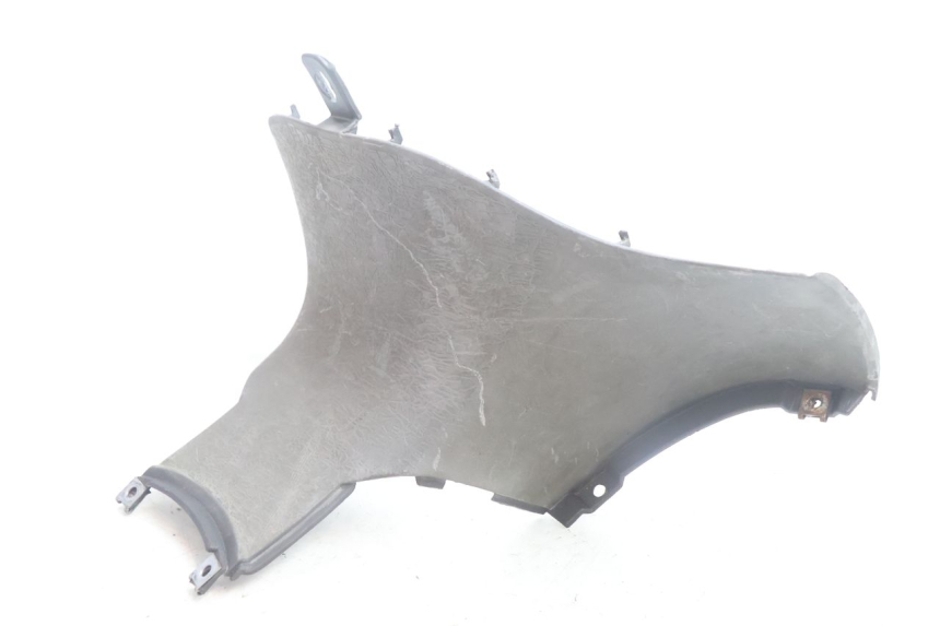 photo de TAPA REPOSAPIES CONEXION APRILIA SCARABEO GT 125 (1999 - 2007) - Otra perspectiva