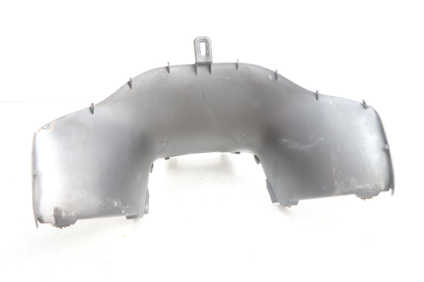 photo de TAPA REPOSAPIES CONEXION APRILIA SCARABEO GT 125 (1999 - 2007) - Primer plano técnico