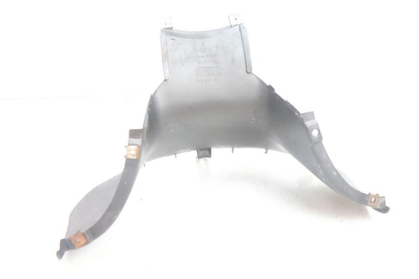 photo de TAPA REPOSAPIES CONEXION APRILIA SCARABEO GT 125 (1999 - 2007) - Marcados y referencias originales