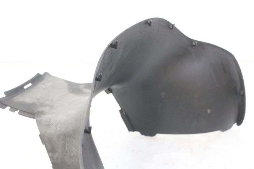 photo de TAPA REPOSAPIES CONEXION APRILIA SCARABEO GT TOURING 125 (1999 - 2005) - Zoom estado de uso