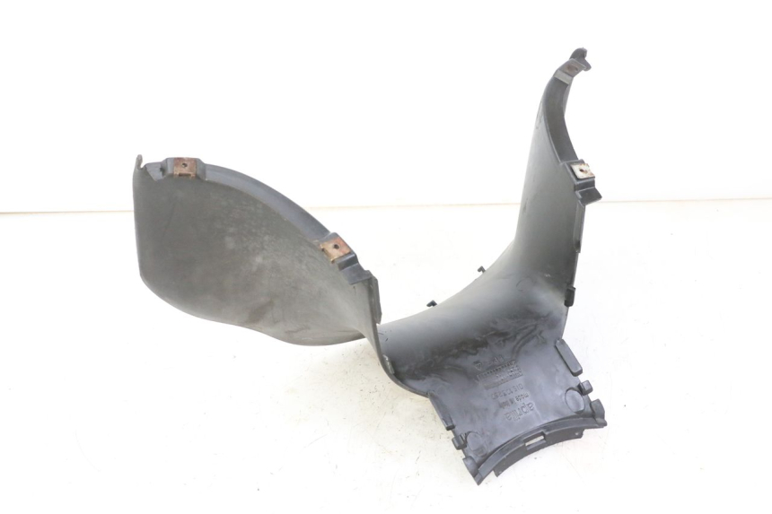 photo de TAPA REPOSAPIES CONEXION APRILIA SCARABEO GT TOURING 125 (1999 - 2005) - Otra perspectiva