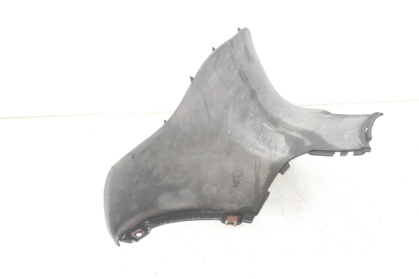 photo de TAPA REPOSAPIES CONEXION APRILIA SCARABEO GT TOURING 125 (1999 - 2005) - Detalles de los puntos de fijación