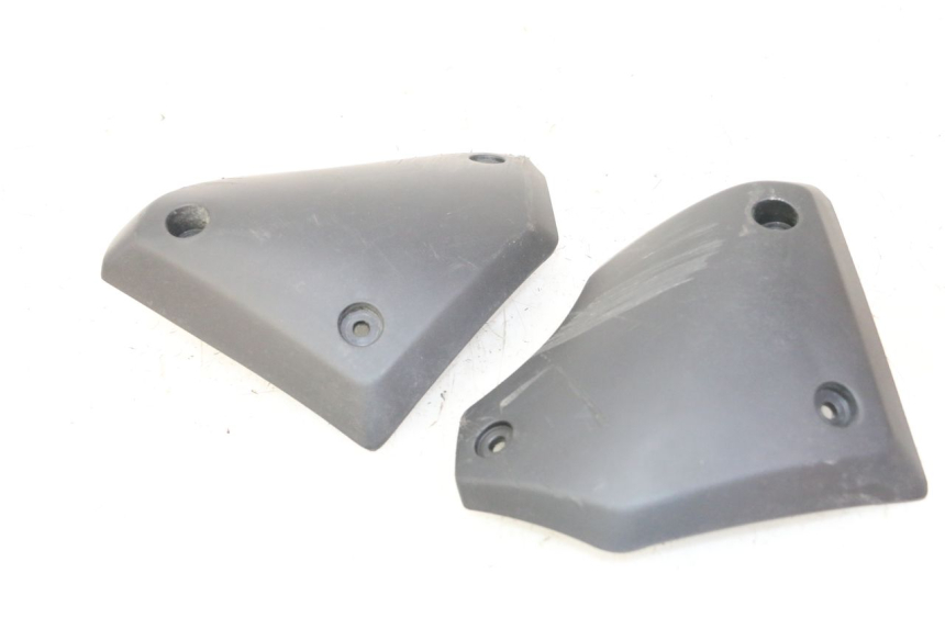 photo de TAPA REPOSAPIES CONEXION PEUGEOT STREETZONE I NAKED 2T 50 (2018 - 2020) - Detalle de la pieza